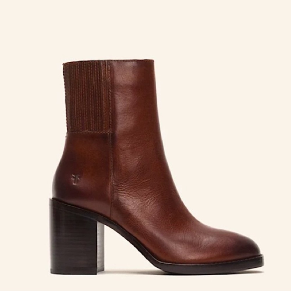 Frye Pia Chelsea Short Brown Leather Block Heeled Zip Up Ankle Boots